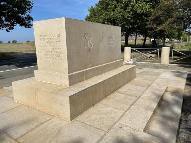 Monument in the American cemetery in Waregem 